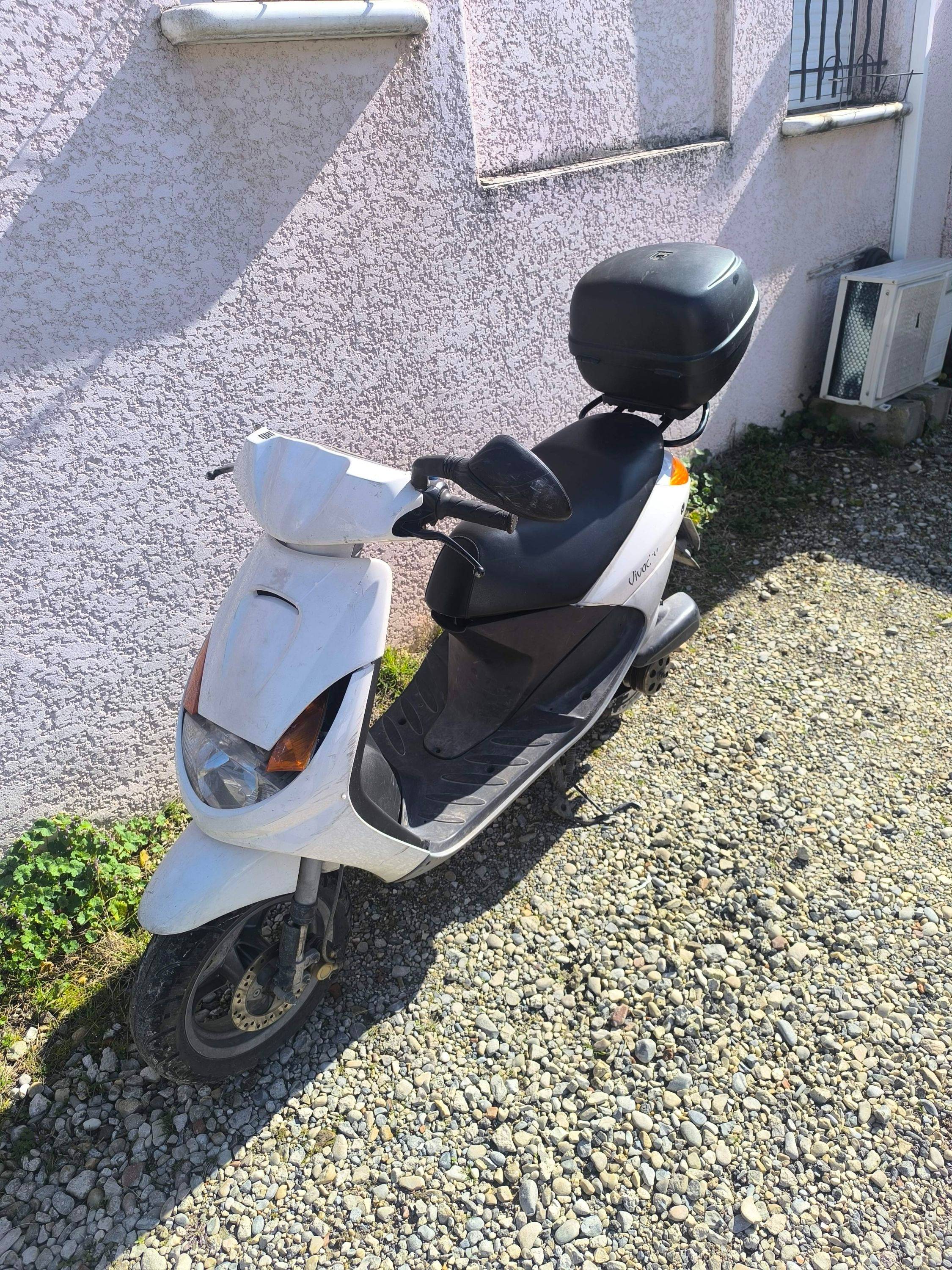 Vends Peugeot Vivacity, 2000, 13700km