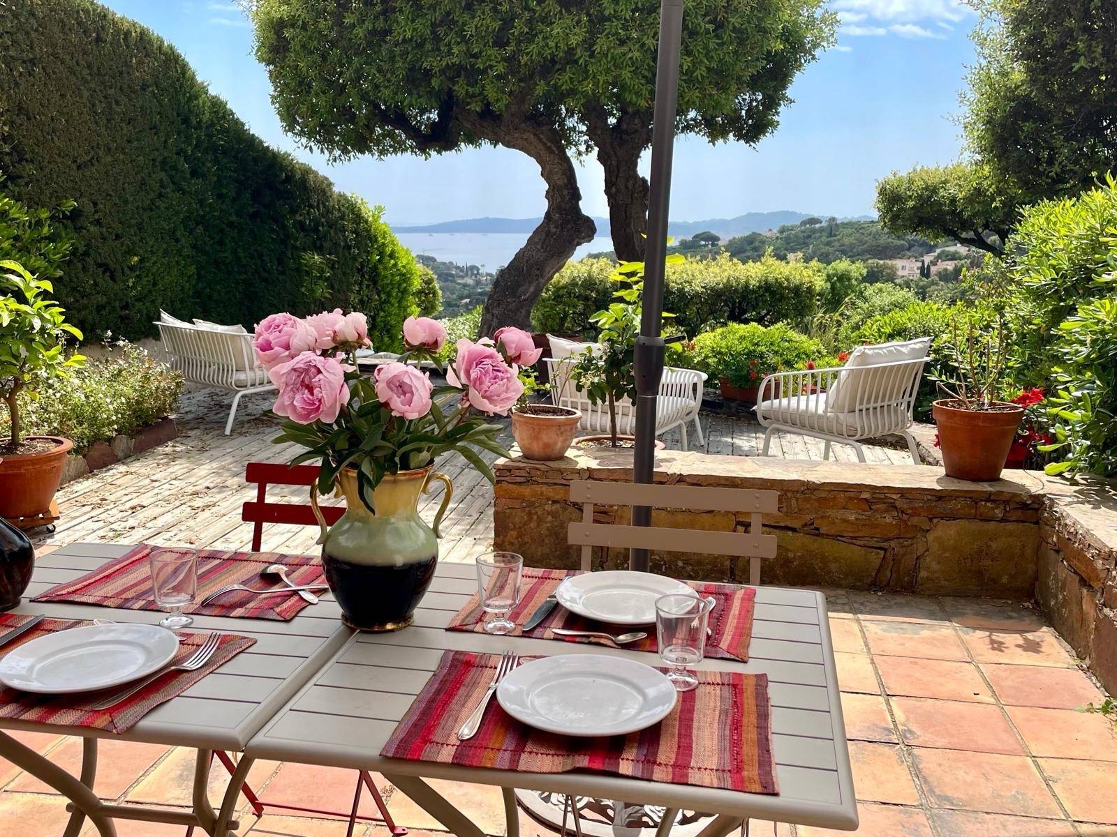 Loue maison dans domaine privé avec piscine, tennis et plage privée - 2 chambres, 5 couchages - Sainte-Maxime