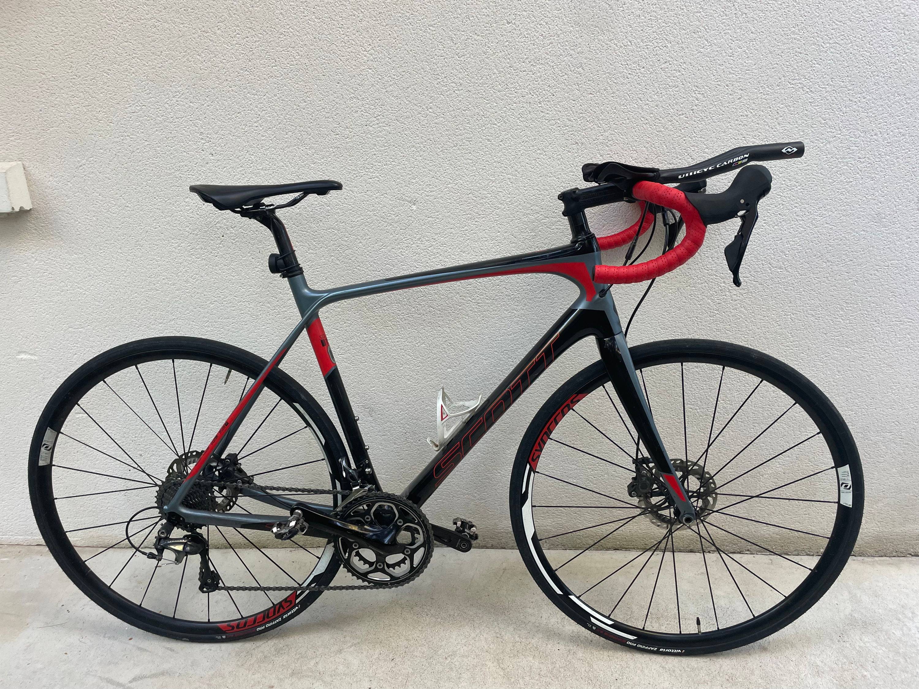 Vends vélo de route Scott Solace 15 disc, révision faite