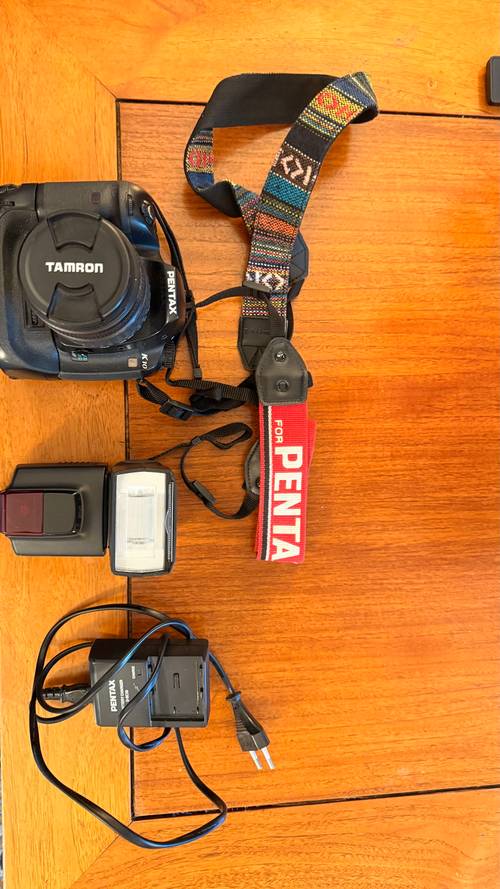 Vends ensemble appareil-photo reflex numérique Pentax K10D