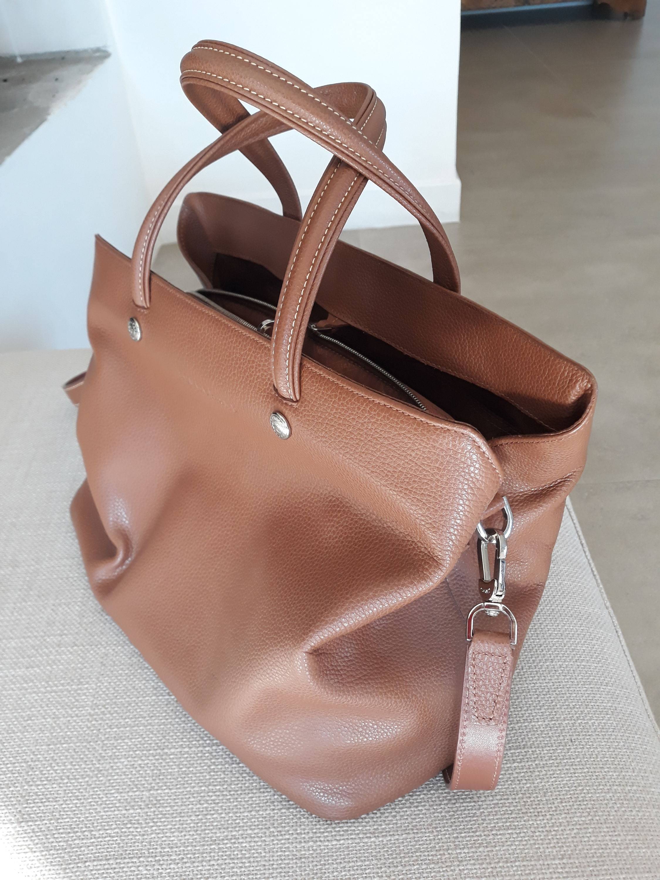 Vends Sac Longchamp valeur neuf 400€/ à vendre 170€