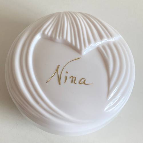 Vends savon parfumé Nina Ricci vintage dans son porte-savon
