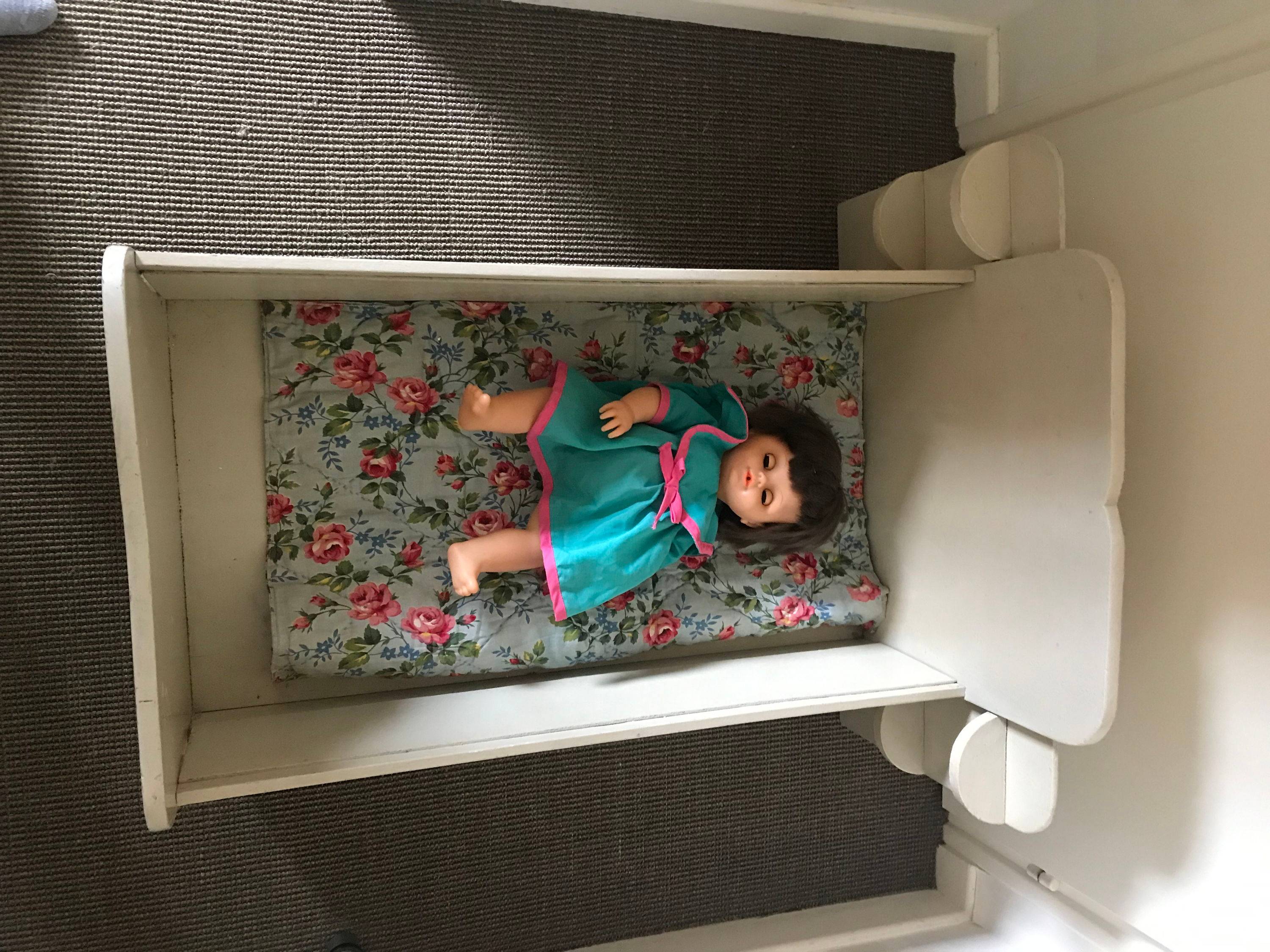 Vends lit poupée