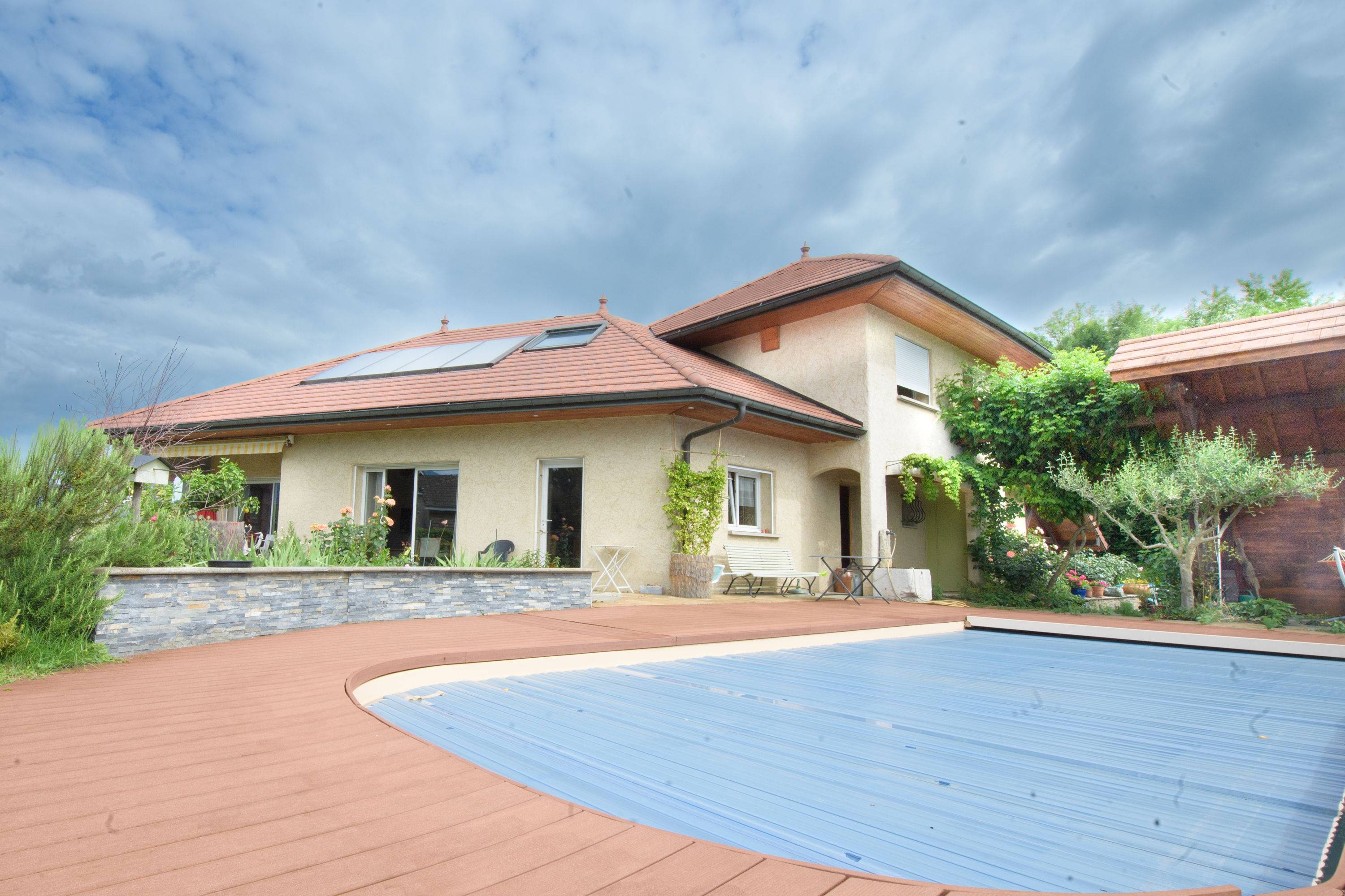 Vends maison calme avec piscine et vues - 240m² - Proximité Chambéry 73800