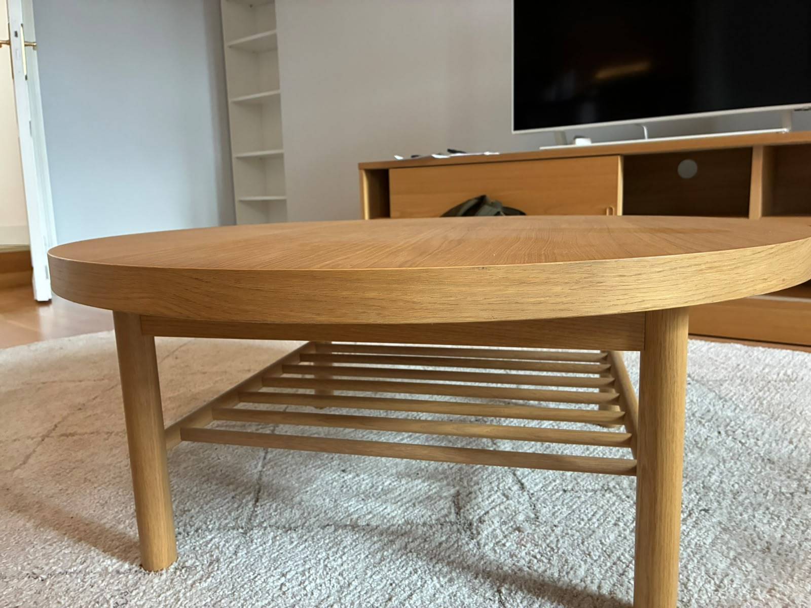 Vends table basse ovale IKEA LISTERBY plaqué chêne en très bon état