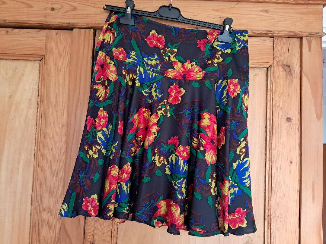 Vends ravissante jupe en soie Armand Ventilo - Taille L