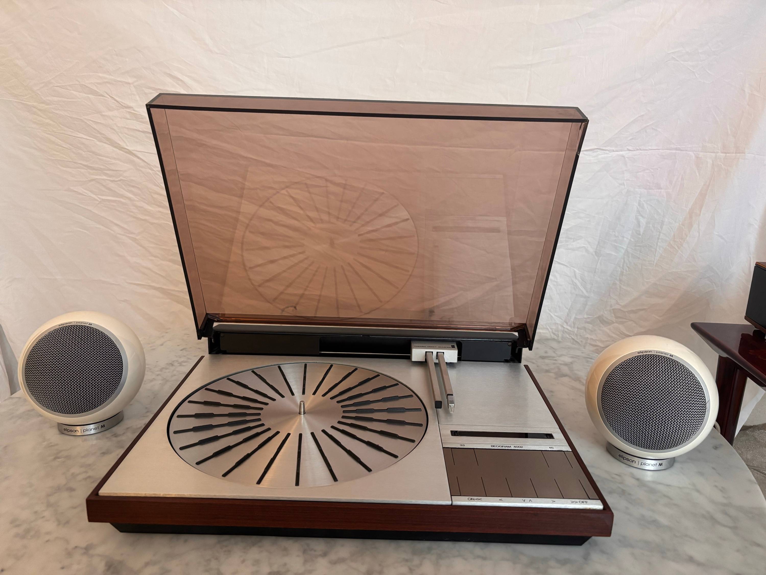 Vends rare ensemble audio Beogram 4002 + Beolab 5000 + paire d’enceinte Elispon Planet M