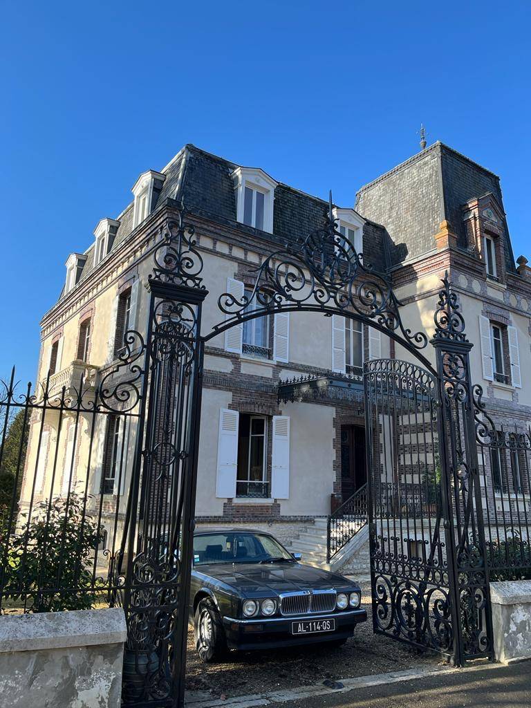 Propose maison de maître privatisée pour tournages, shootings et événements - proche Paris / Giverny