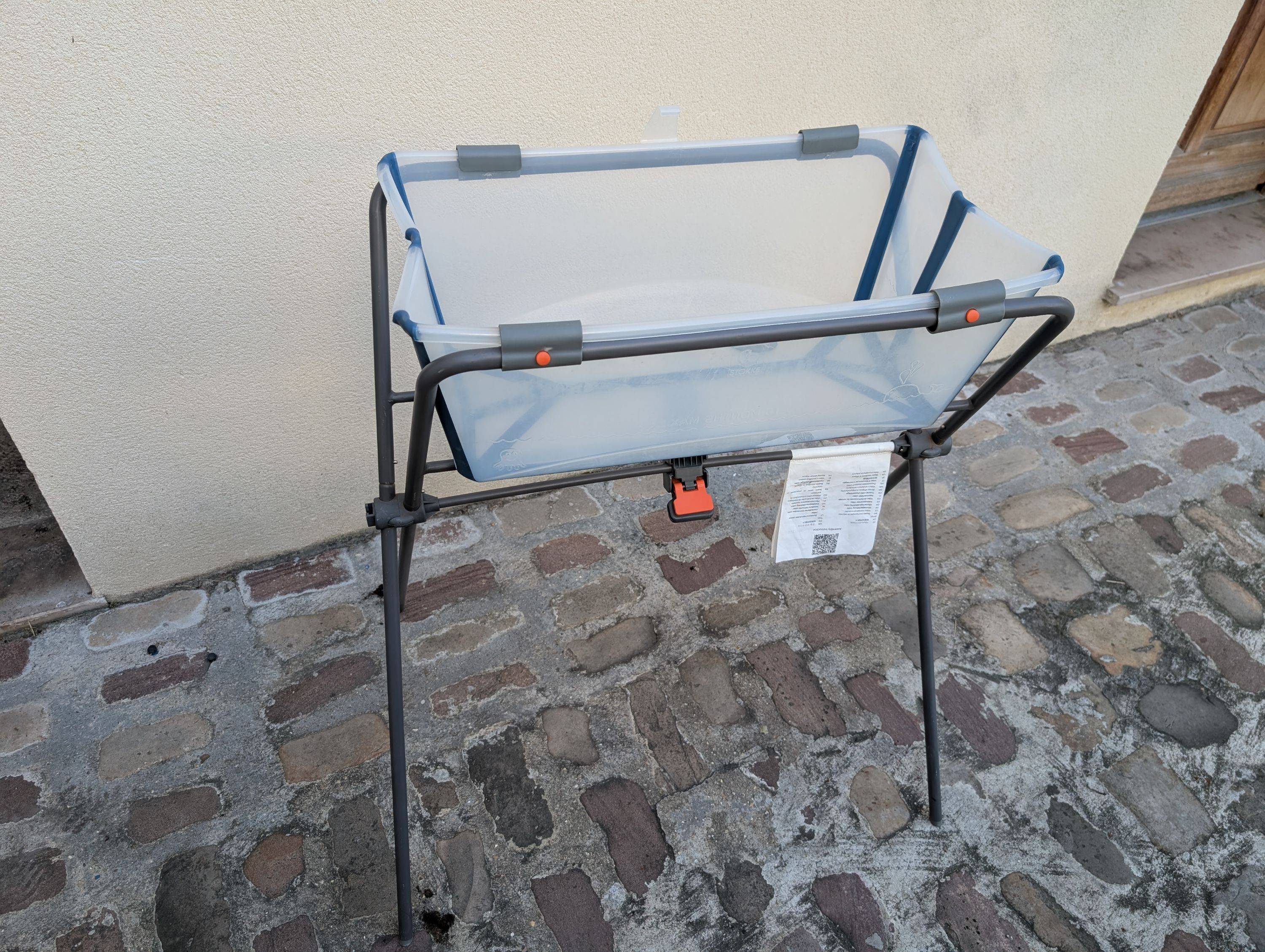 Vends baignoire Stokke bleue