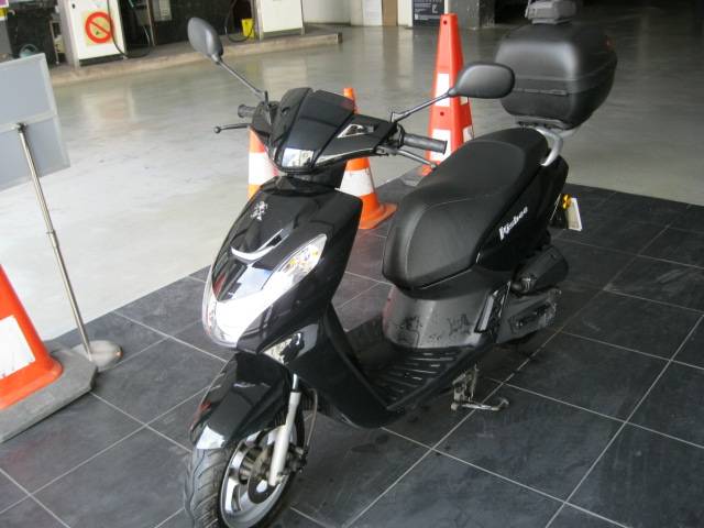 Vends Scooter Peugeot Kisbee 50 cm3 Active 4T, 2023, 8763km