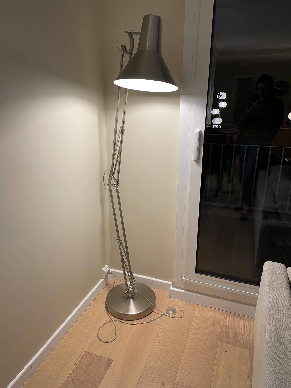 Vends lampadaire en métal Made