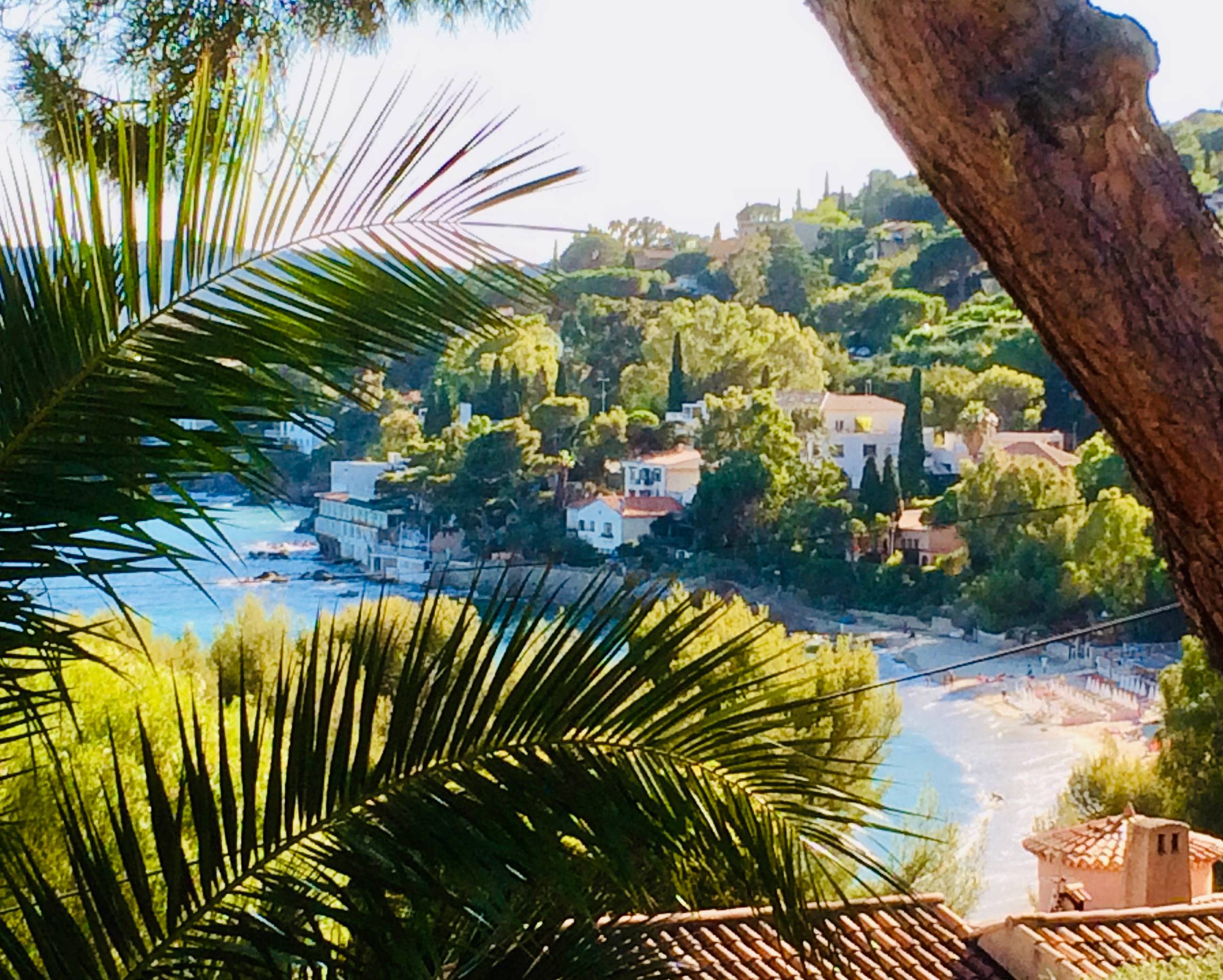 Loue villa rénovée vue mer et plage à pied - 4 chambres, 6 couchages - Plage à 2 minutes par escalier