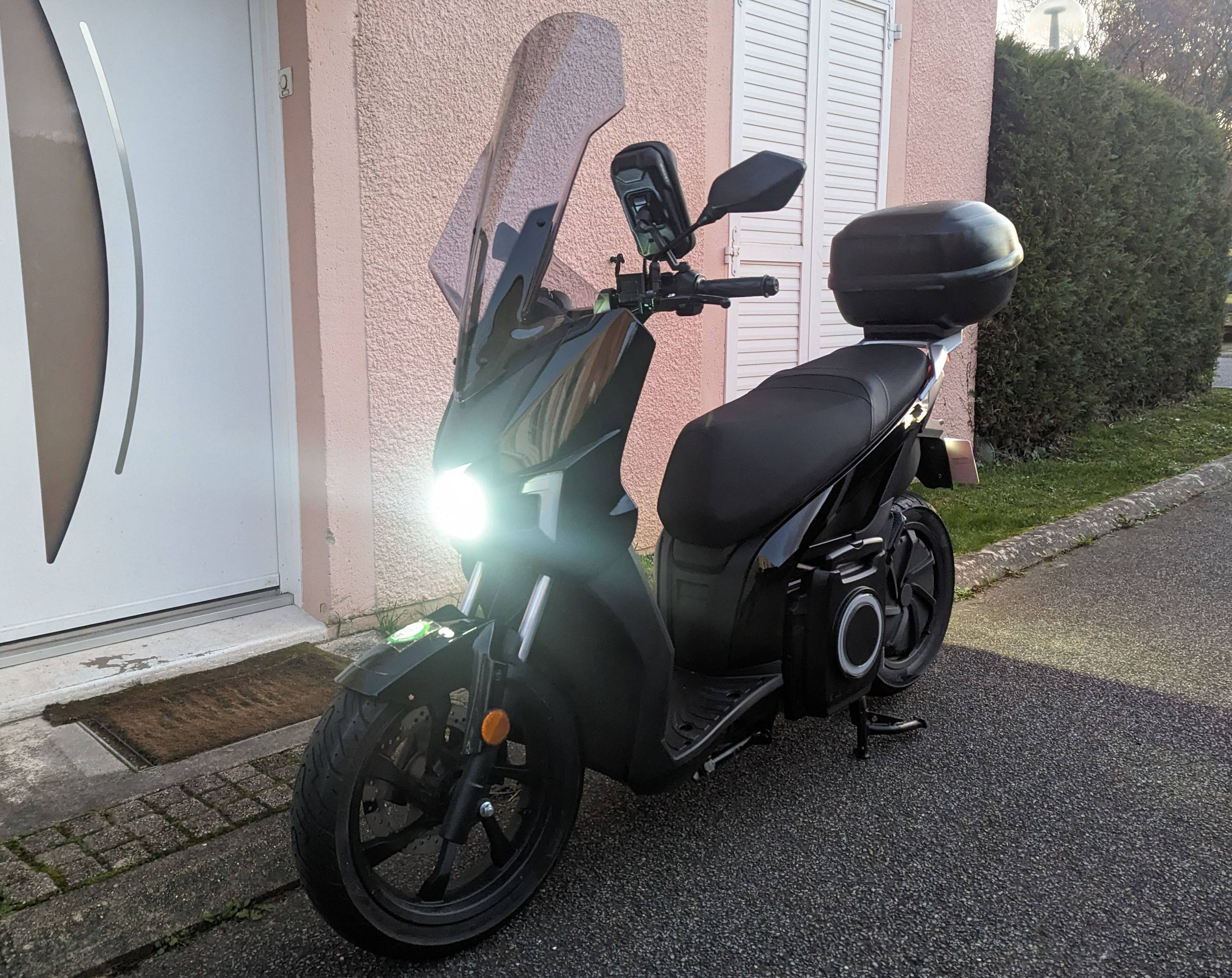Vends Scooter électrique Silence S01 Connected, 2023, 14000km