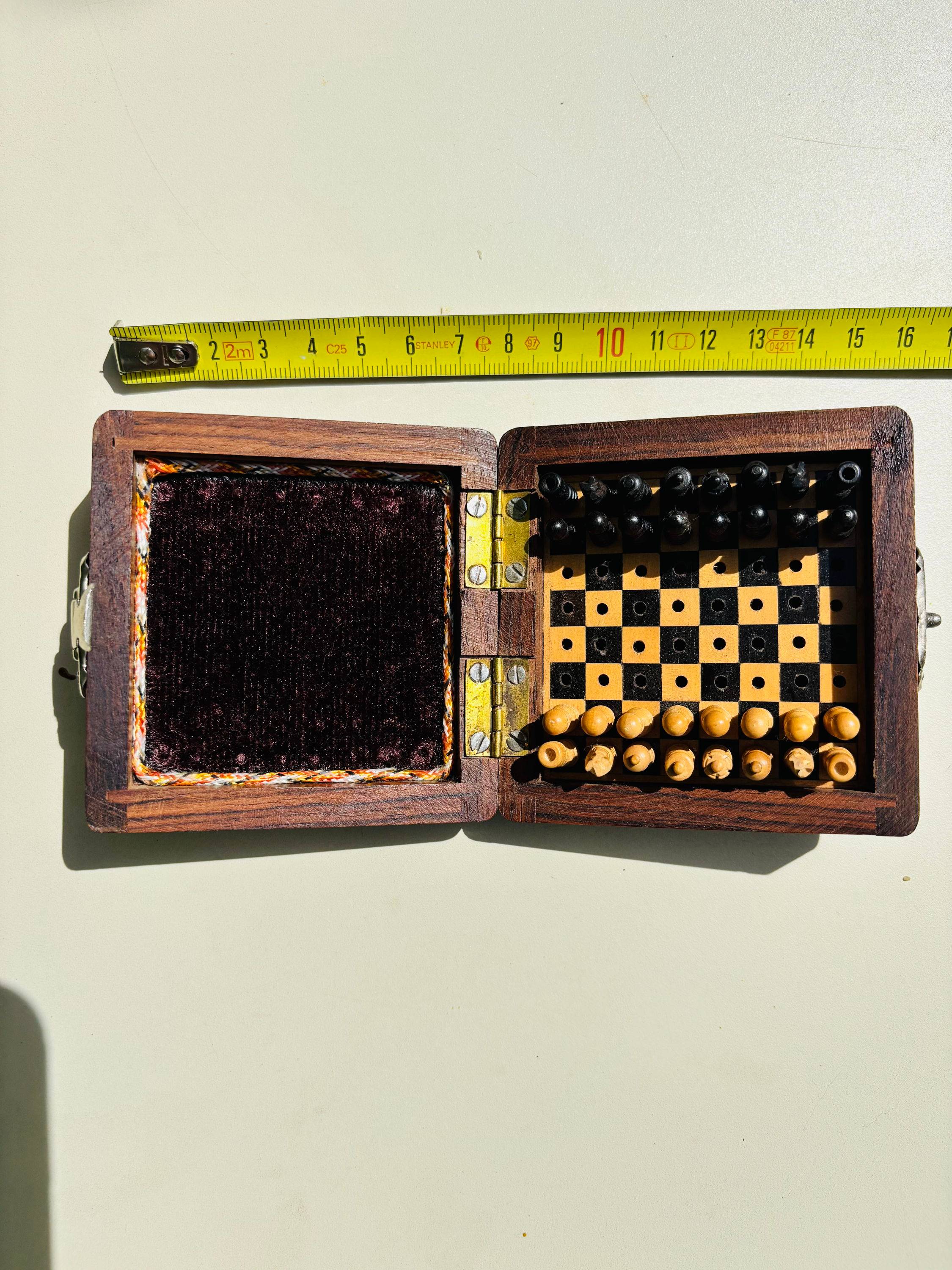 Vends jeu d’échecs de poche en bois