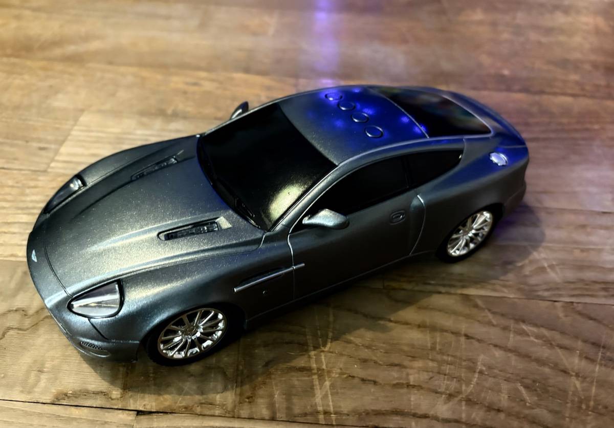 Vends véhicule Aston Martin Playmobil collector James Bond neuf