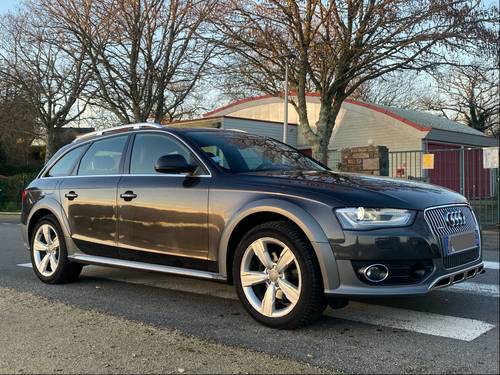 Vends véhicule Audi A4 allroad B8 de 2014