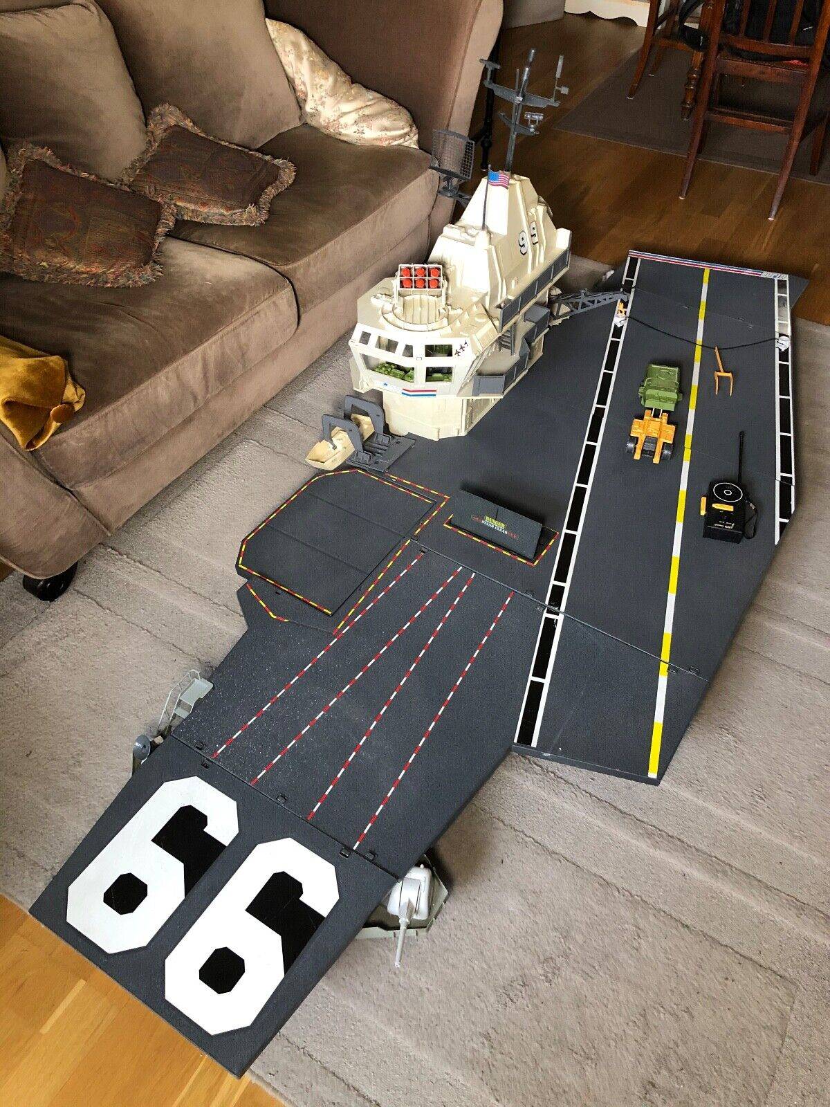 Vends porte-avions aircraft carrier U.S.S. Flagg G.I. Joe - 1985 collector