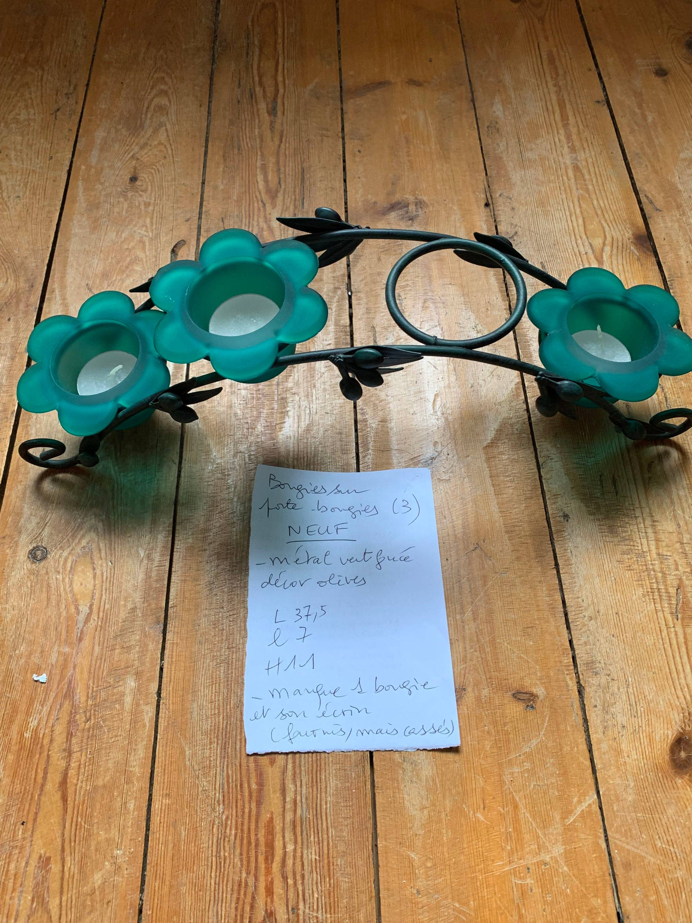 Porte-bougeoirs provençal en fer forgé avec petits bougeoirs en pâte de verre (ensemble neuf)