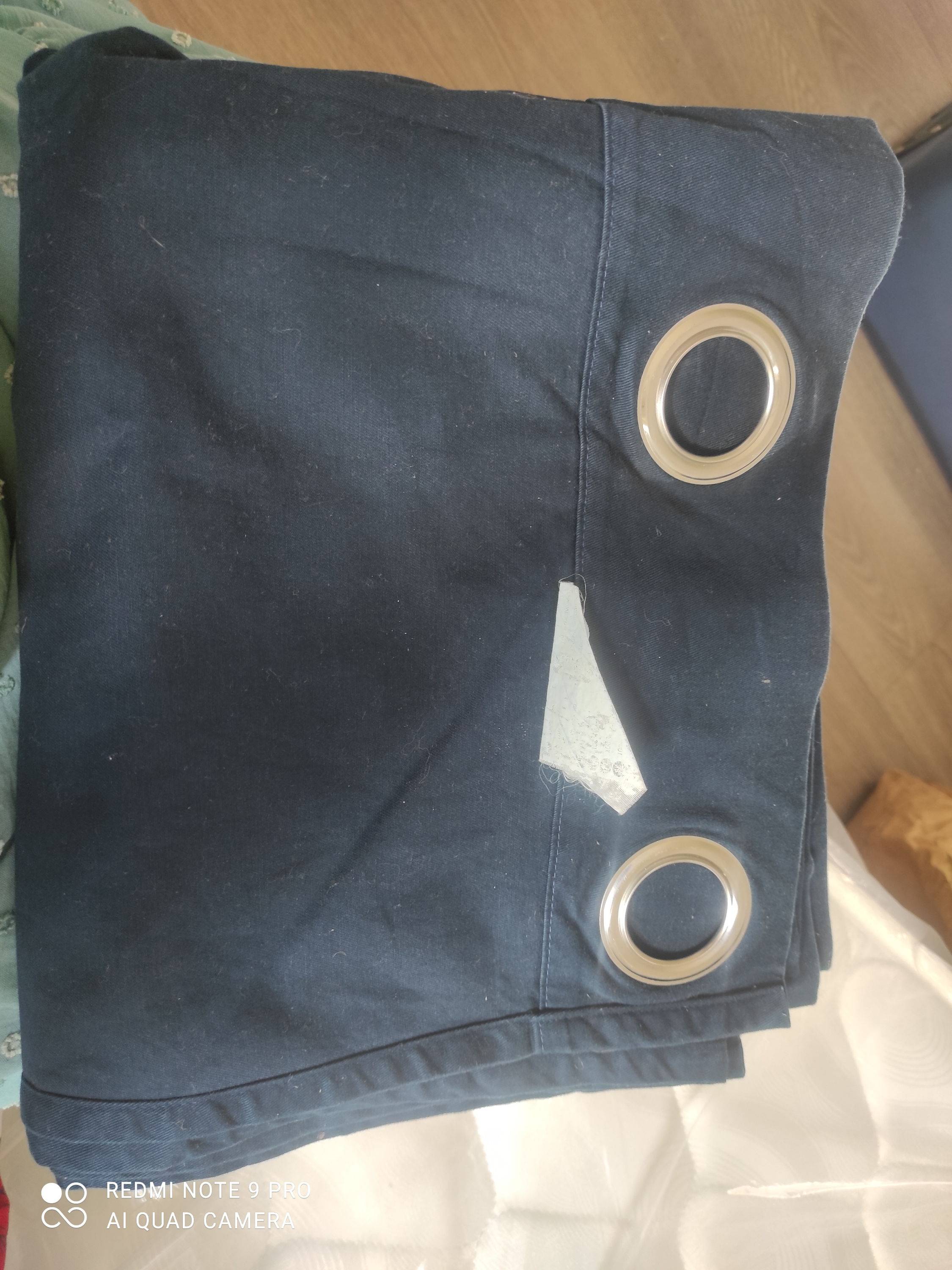 Vends rideau bleu marine en coton