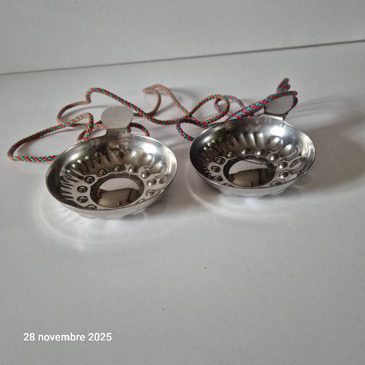 Lot de 2 coupelles tastevin et le cordon pour dégustation de vins