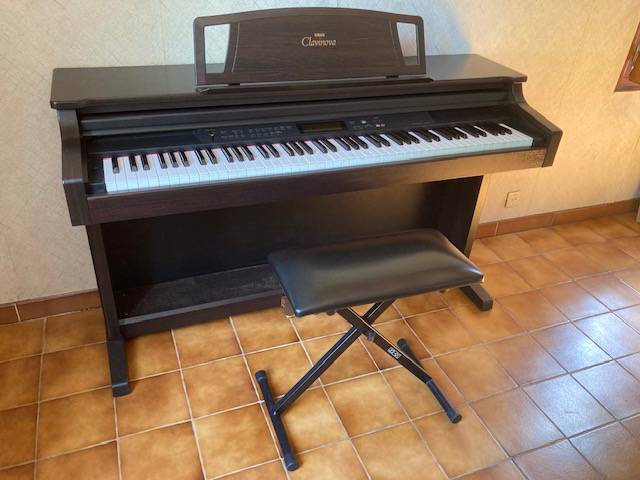 Vends piano Yamaha Clavinova CLP 611