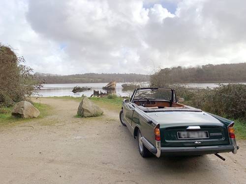 Loue Triumph Herald 1969 – Une voiture de collection pour vos plus beaux moments