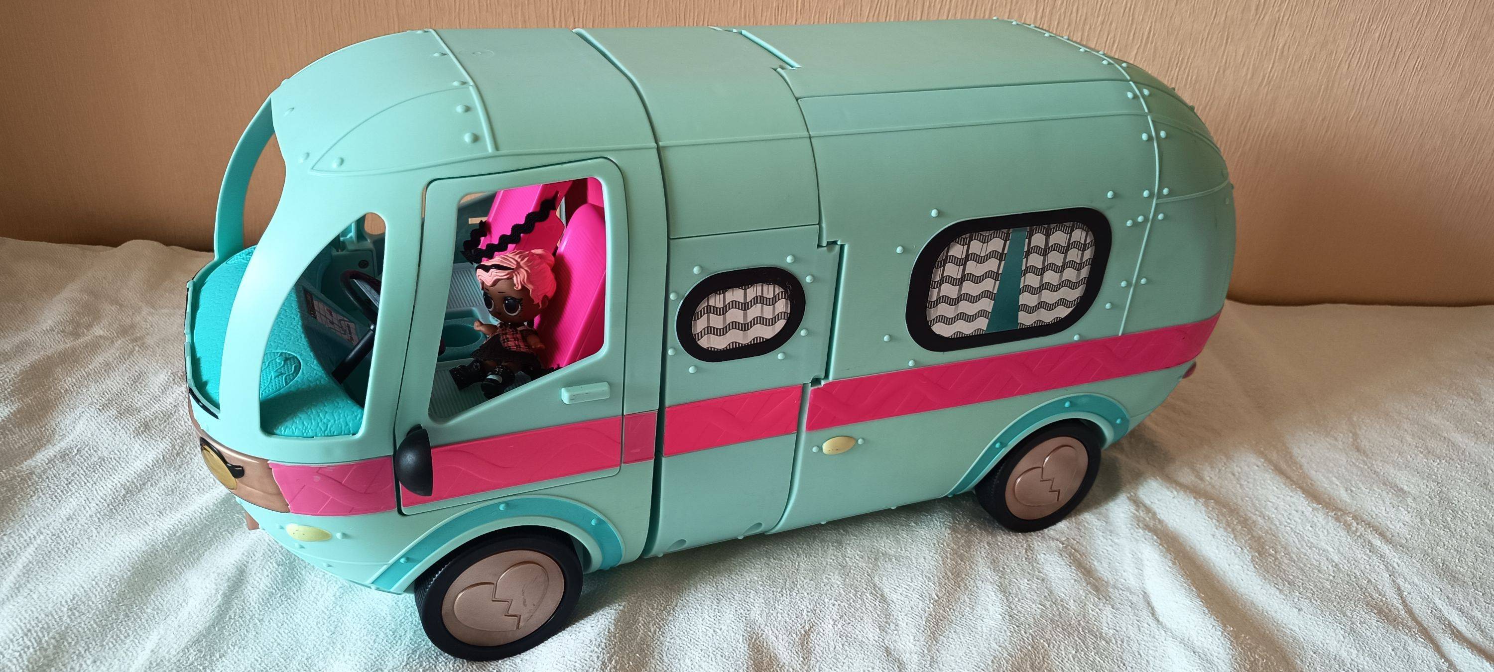 Vends camping-car poupées LOL