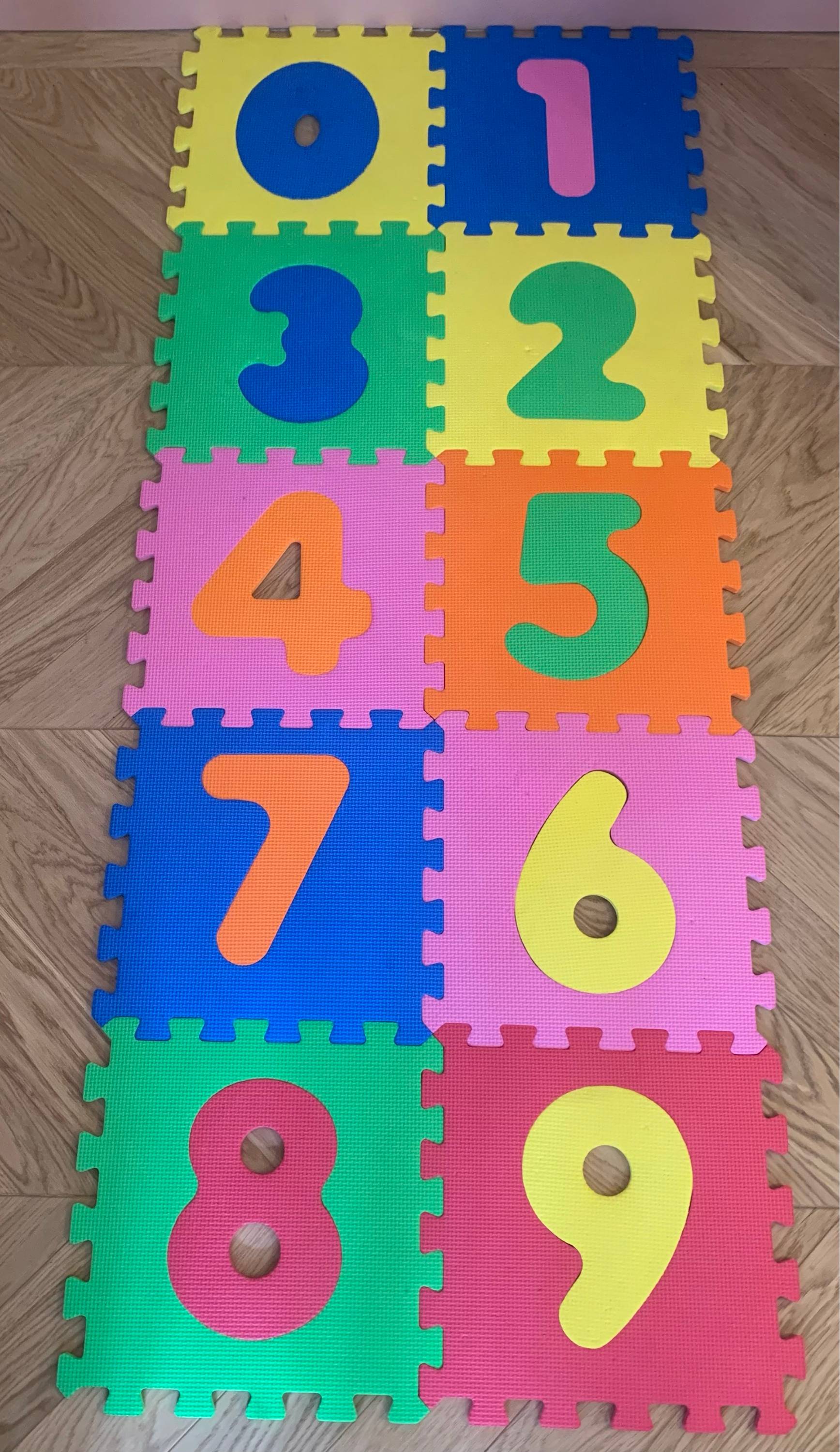Vends puzzle sol mousse chiffres