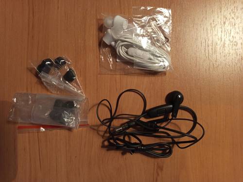 Lot de 2 Écouteurs Filaires, Ecouteurs Intra-Auriculaires, écouteurs stéréo 3.5mm Neufs