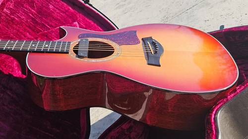 Vends guitare Taylor 512 CS