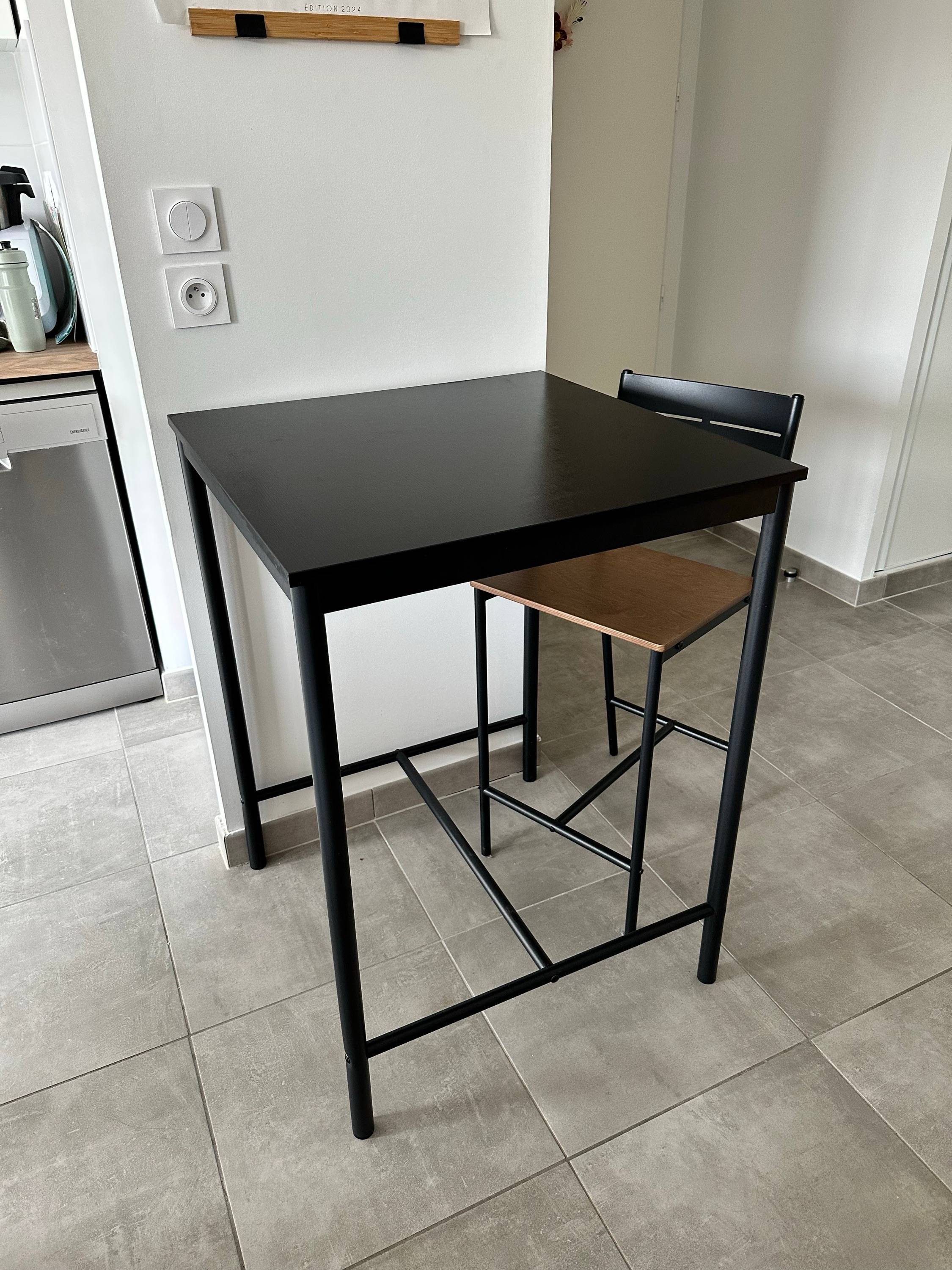Vends table et chaise haute