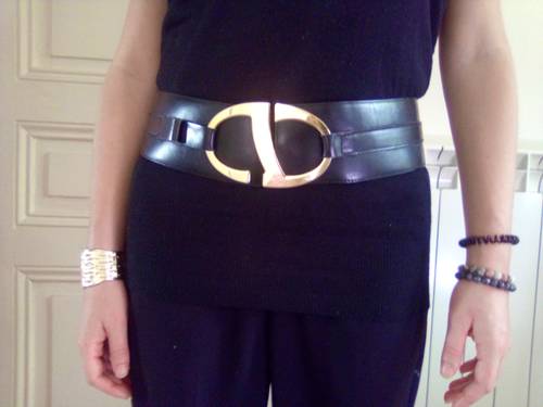 Ceinture large, en cuir, avec boucle bijou dorée - T85