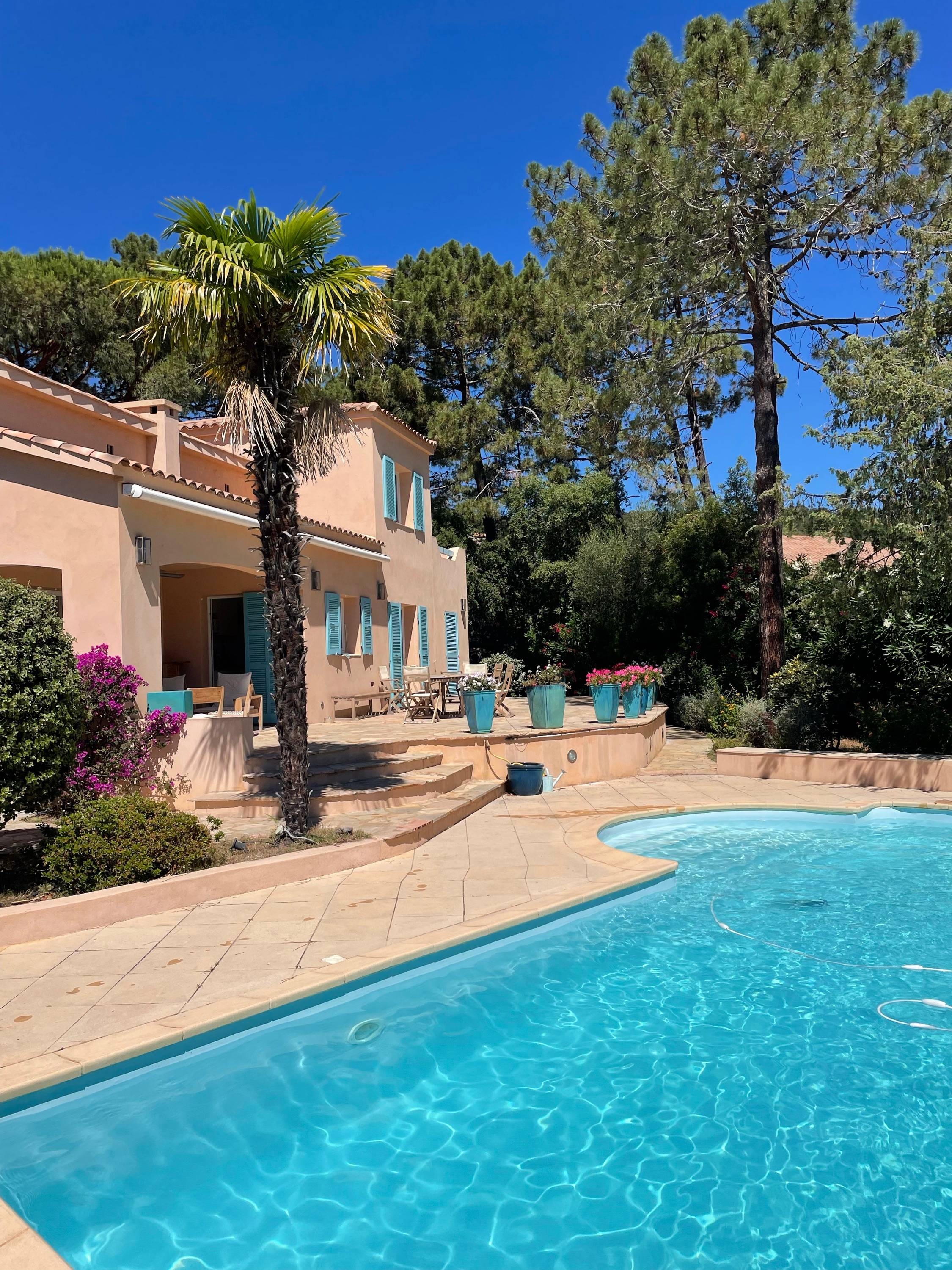 Loue villa de vacances avec piscine et terrain de pétanque - 10 couchages