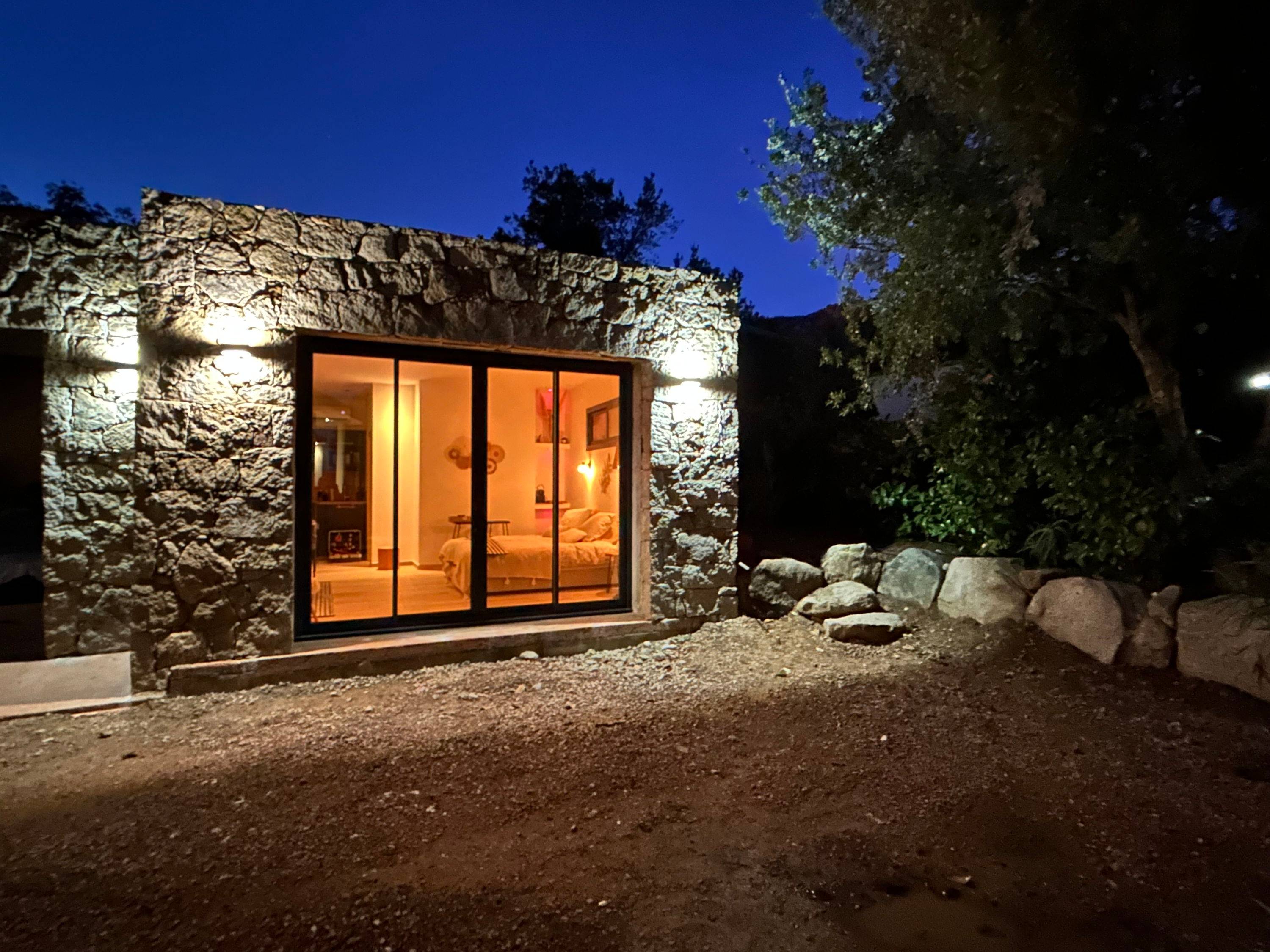 Loue studio neuf à Porto-Vecchio - 2 couchages