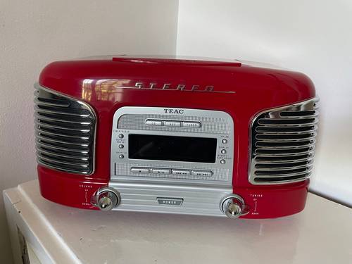 Radio TEAC chaine hifi rouge look rétro