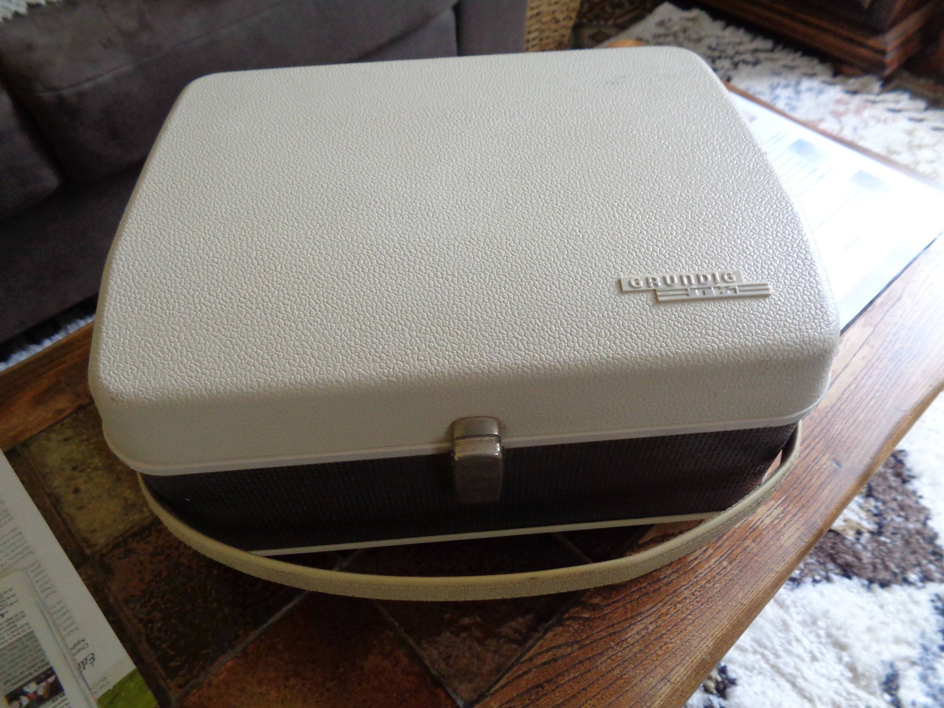 Magnétophone à bandes GRUNDIG TK 27