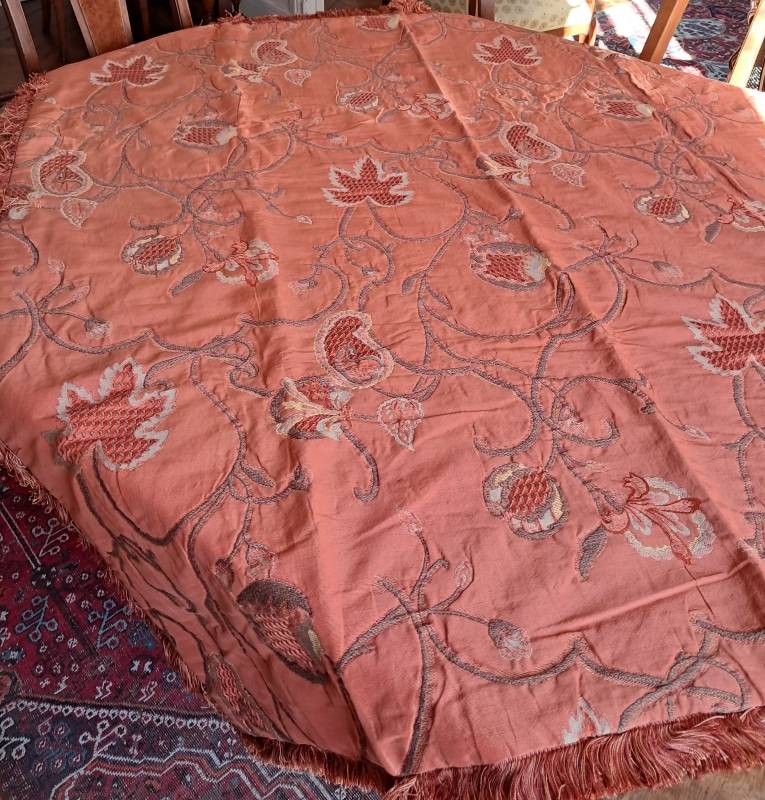 Vends courte-pointe en tissu créateur