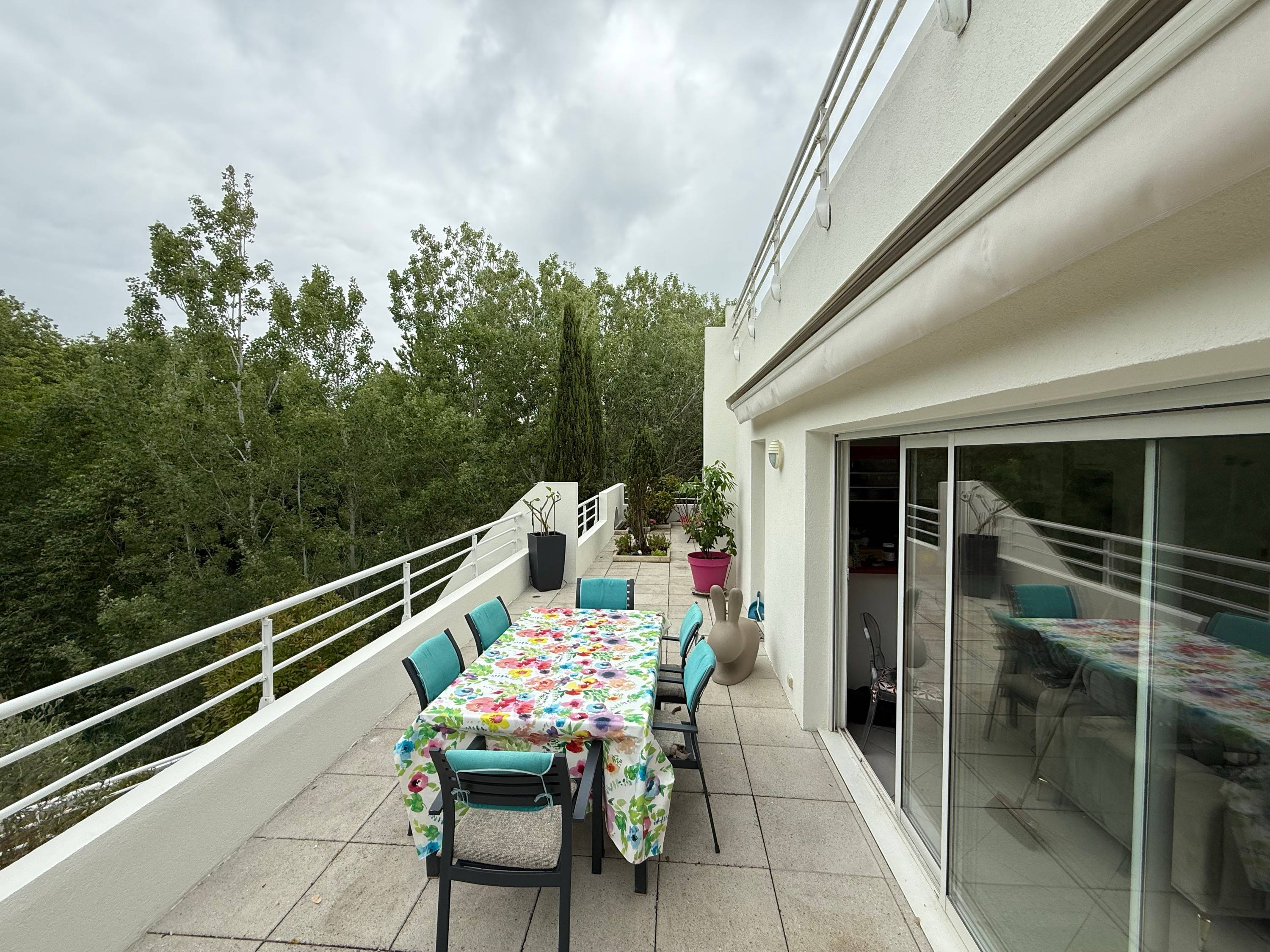 Loue appartement 88m² avec grandes terrasses - 6 couchages - 2 minutes à pied de la plage