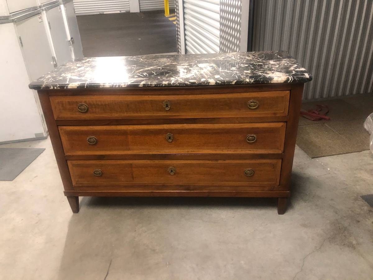 Vends Commode Style Louis XVI