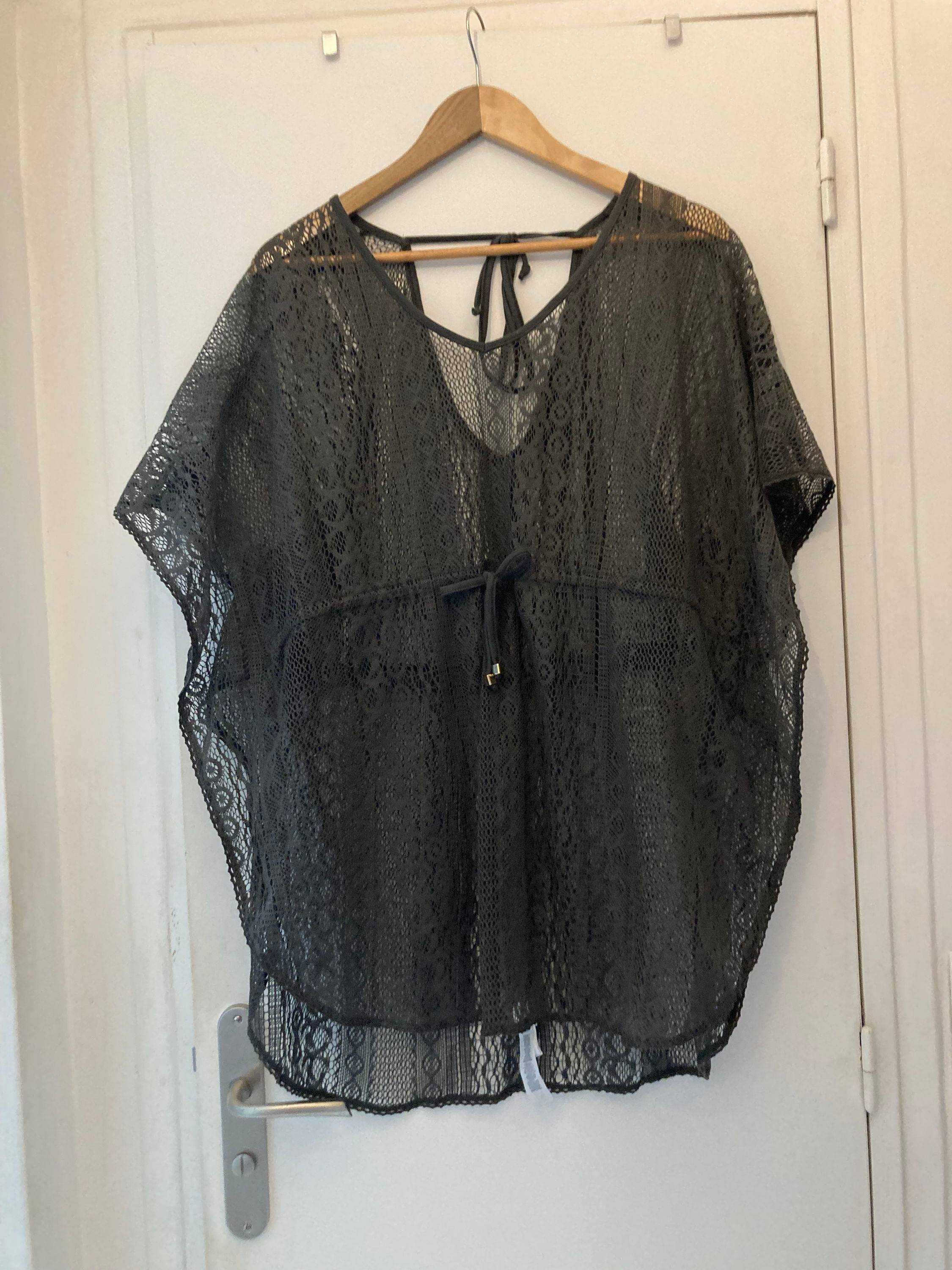 Vends tunique ajourée - Taille L