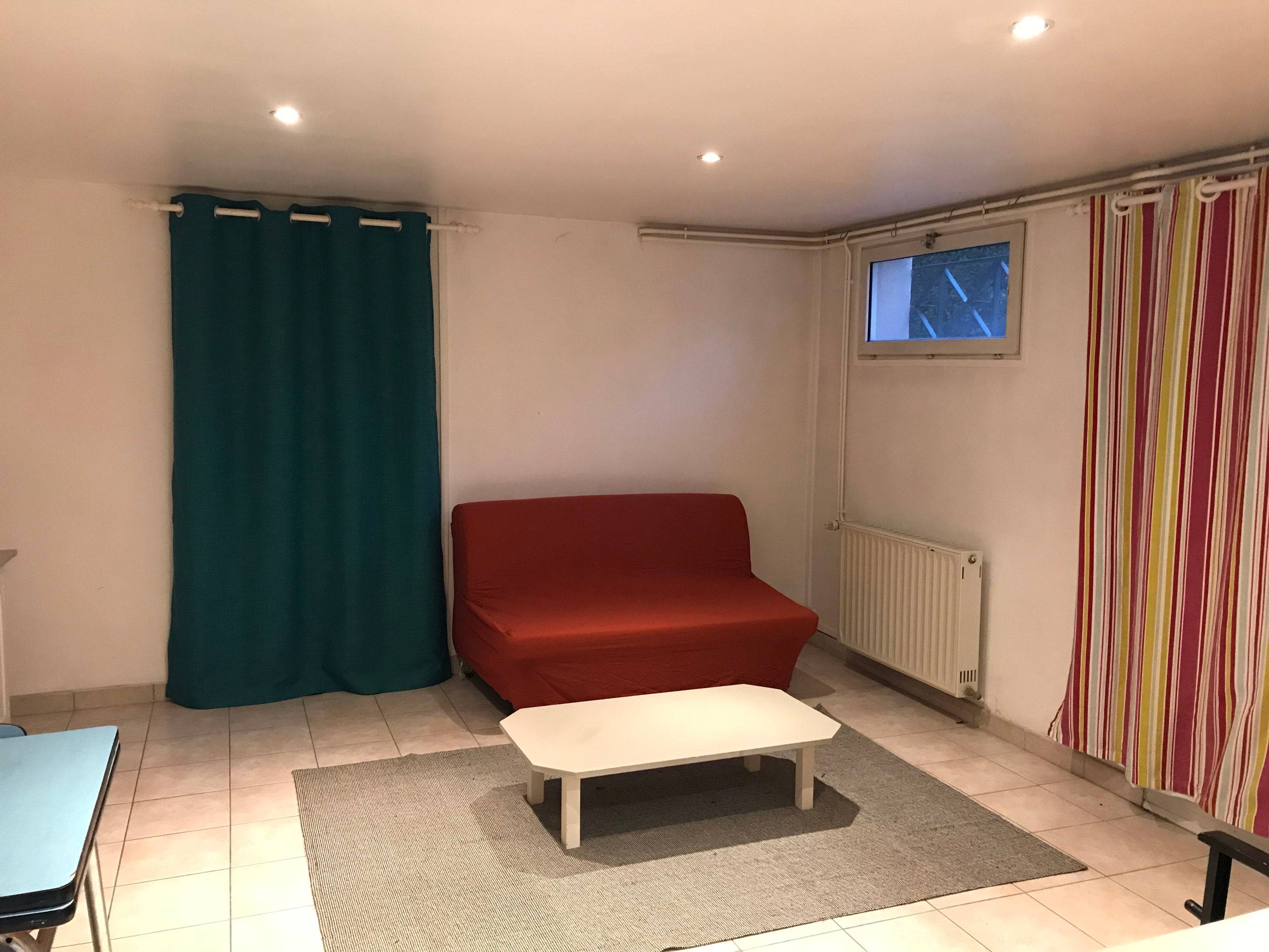 Loue studio meublé calme 36m² Lyon / Caluire Métro Cuire. Idéal pour étudiant