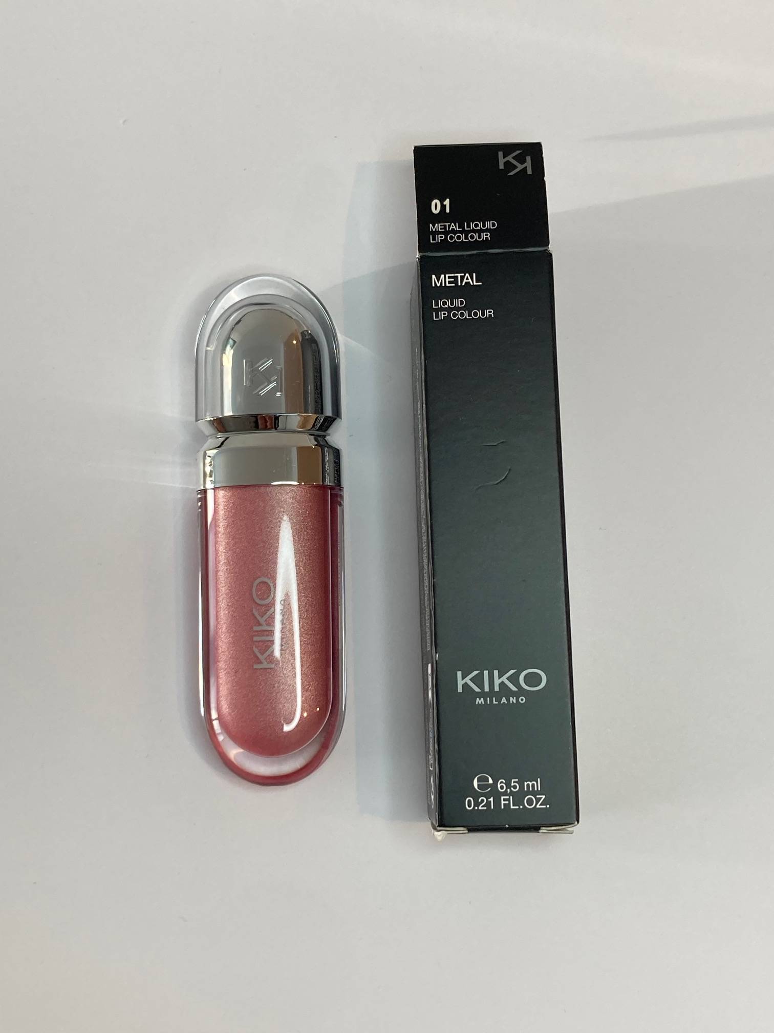 Vends rouge à lèvres liquide KIKO Milano – Metal Liquid Lip Colour 01 Rosy Nude