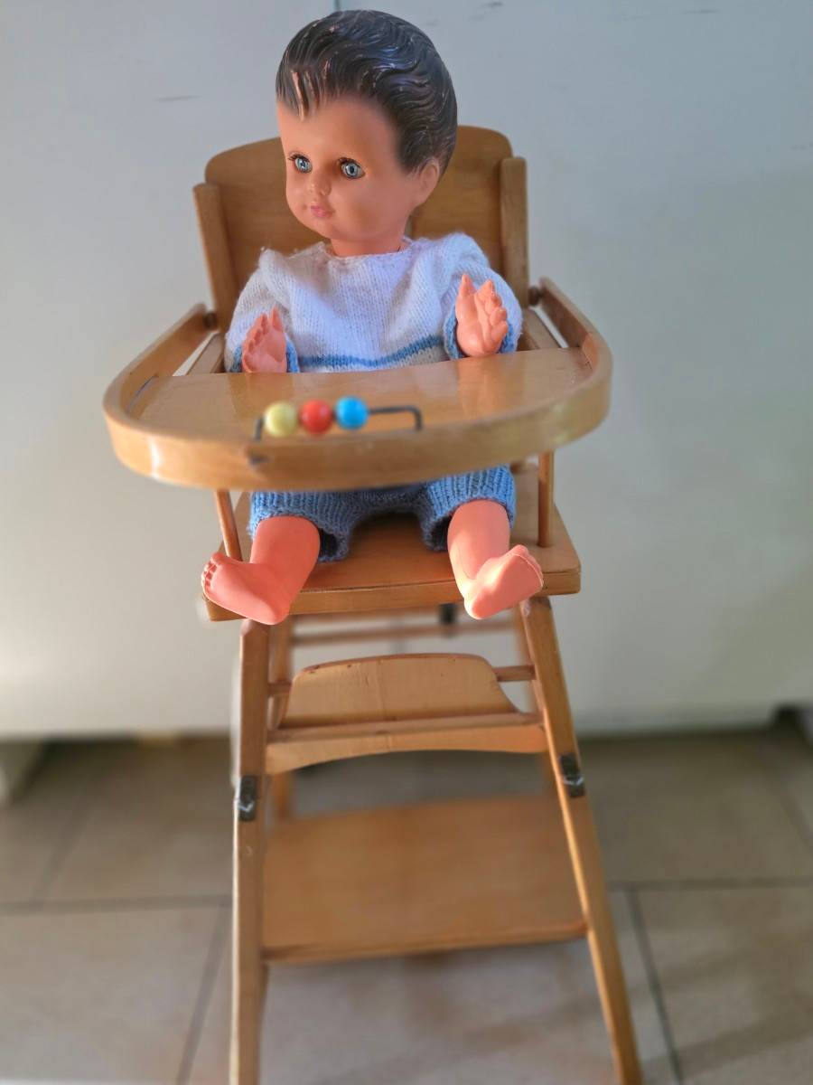 Chaise haute ancienne pour poupée