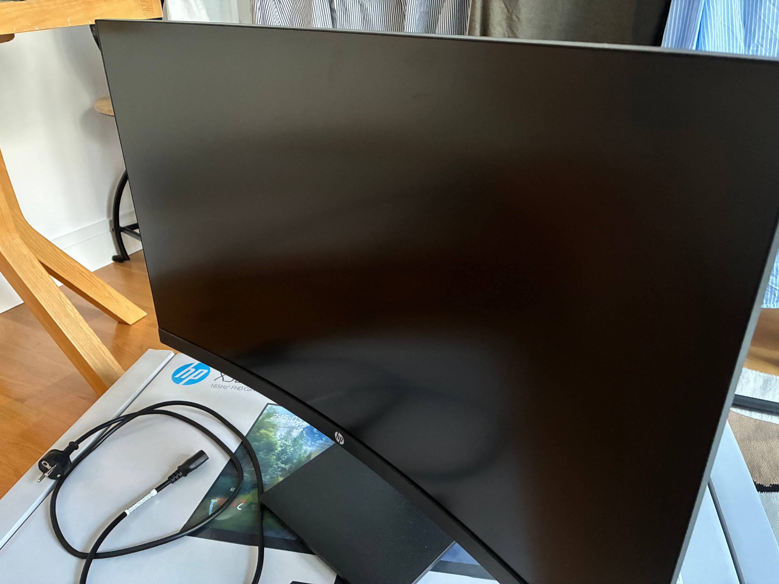 Écran HP X32c 31,5" incurvé – Gaming – Très bon état
