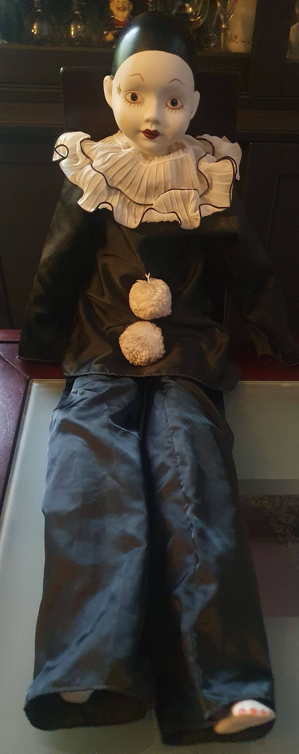 Vends ancienne rare et grande poupée Pierrot en porcelaine / corps en tissu de 80 cm, vintage 1980