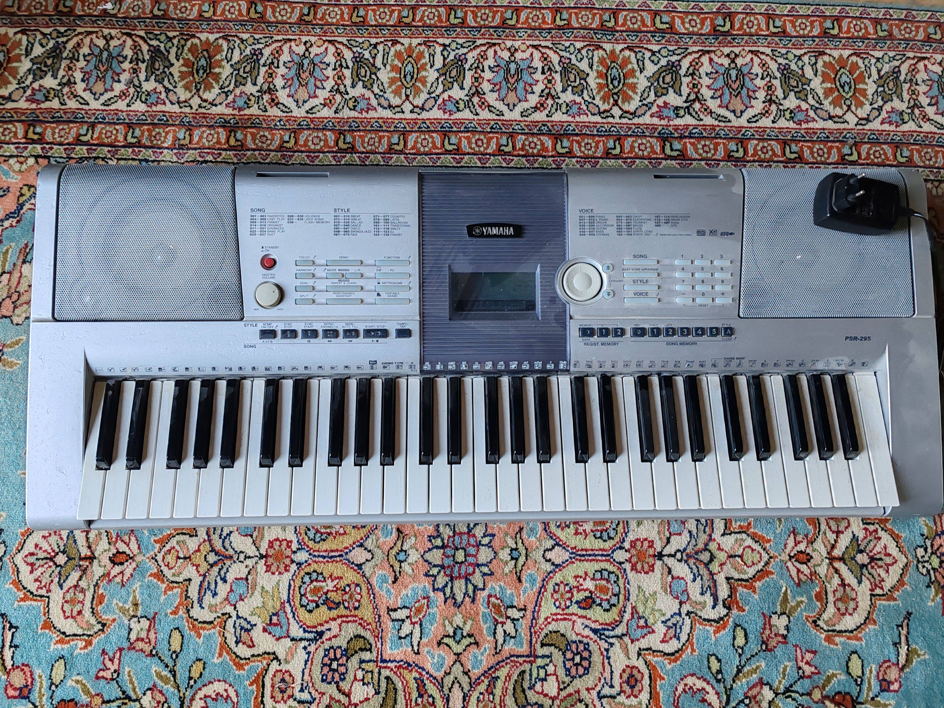 Vends clavier Yamaha PSR-295 arrangeur 61 touches