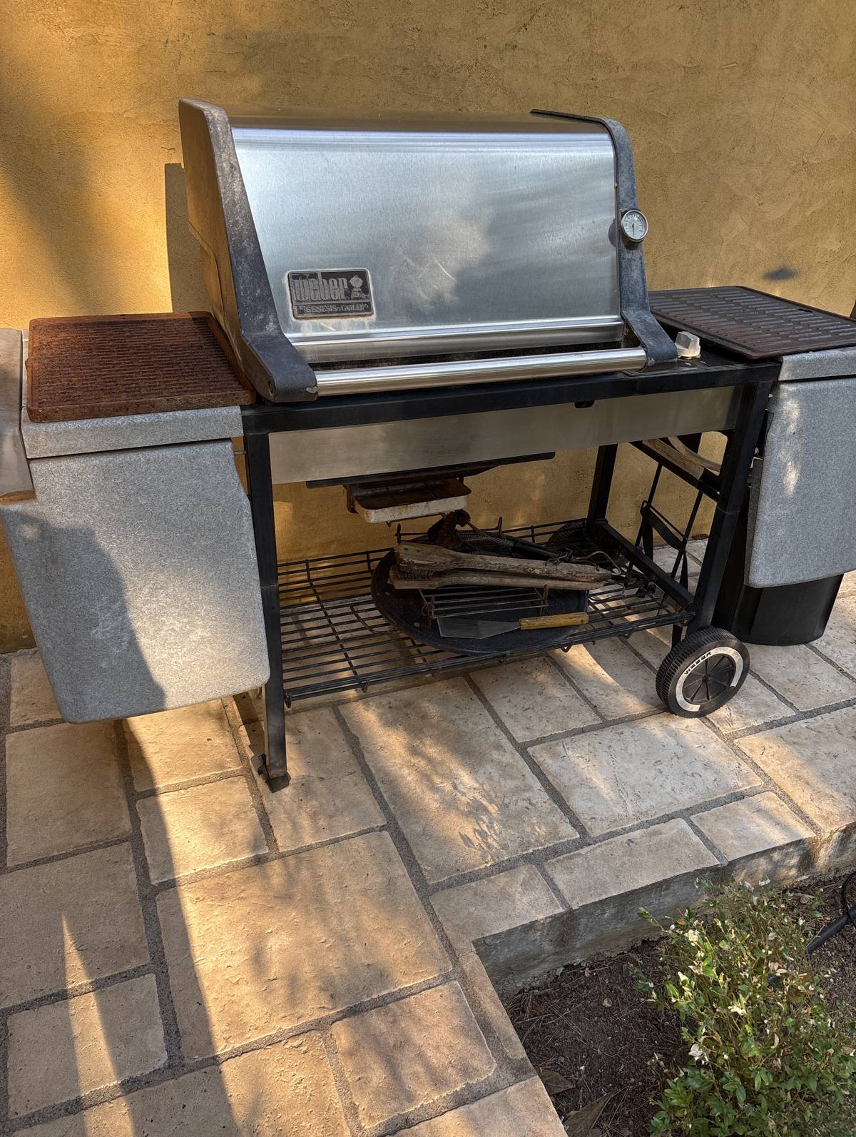 Vends barbecue, Weber, série, Genesis, Gold, en parfait, état, tout à fait propre, avec 3 brûleur au gaz