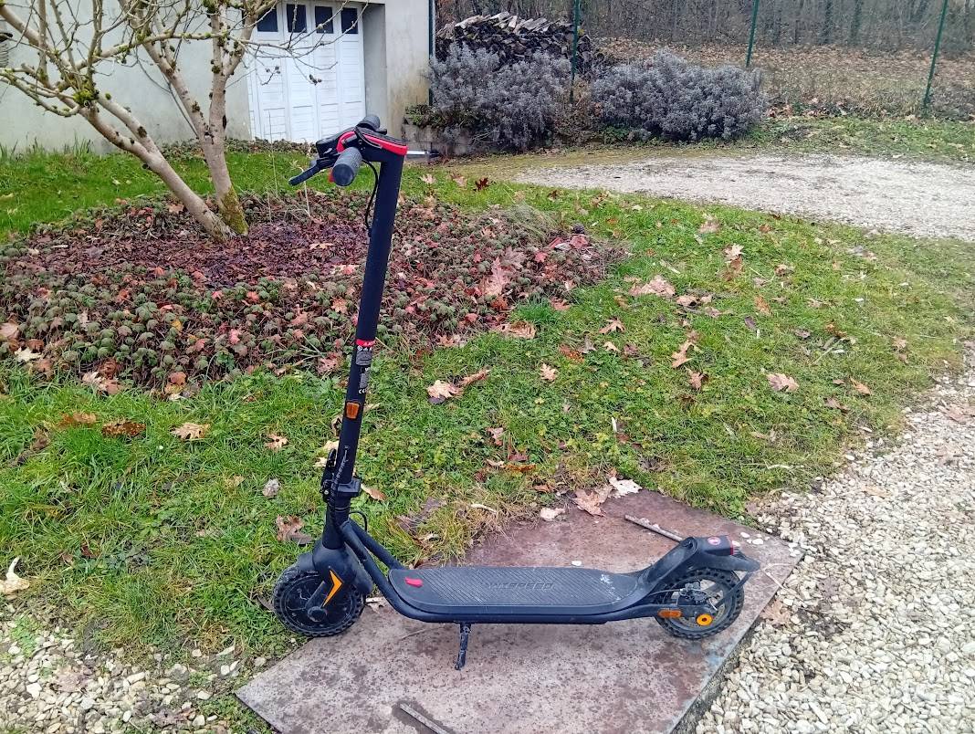 Vends trottinette électrique Wispeed E830