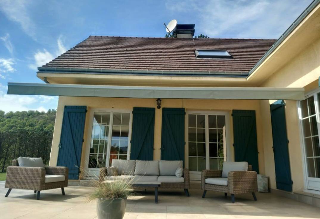 Vends store banne motorisé 5,8m x 3,8m excellent état