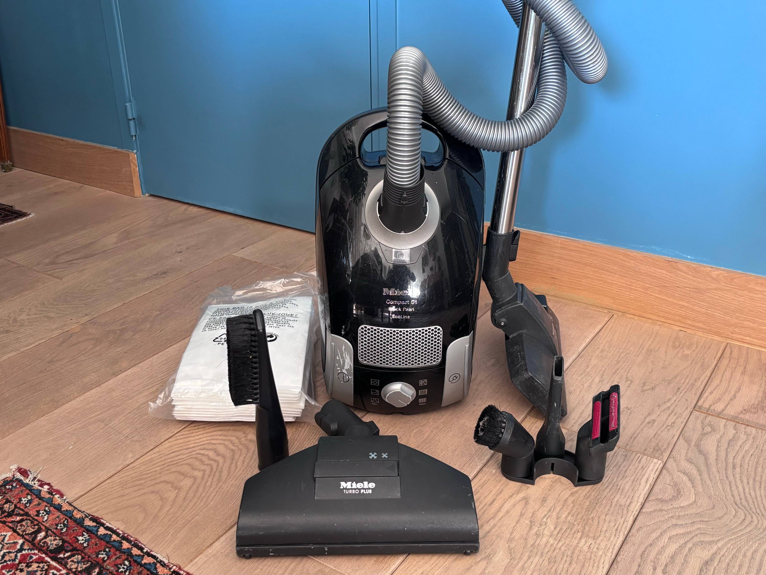 Vends aspirateur traîneau Miele
